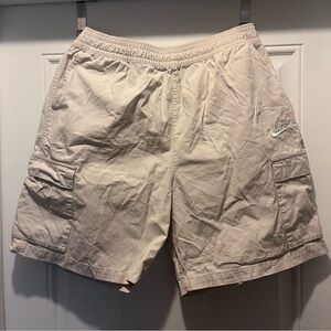 Nike Men's Beige Relaxed Fit Drawstring Waist Cargo Shorts